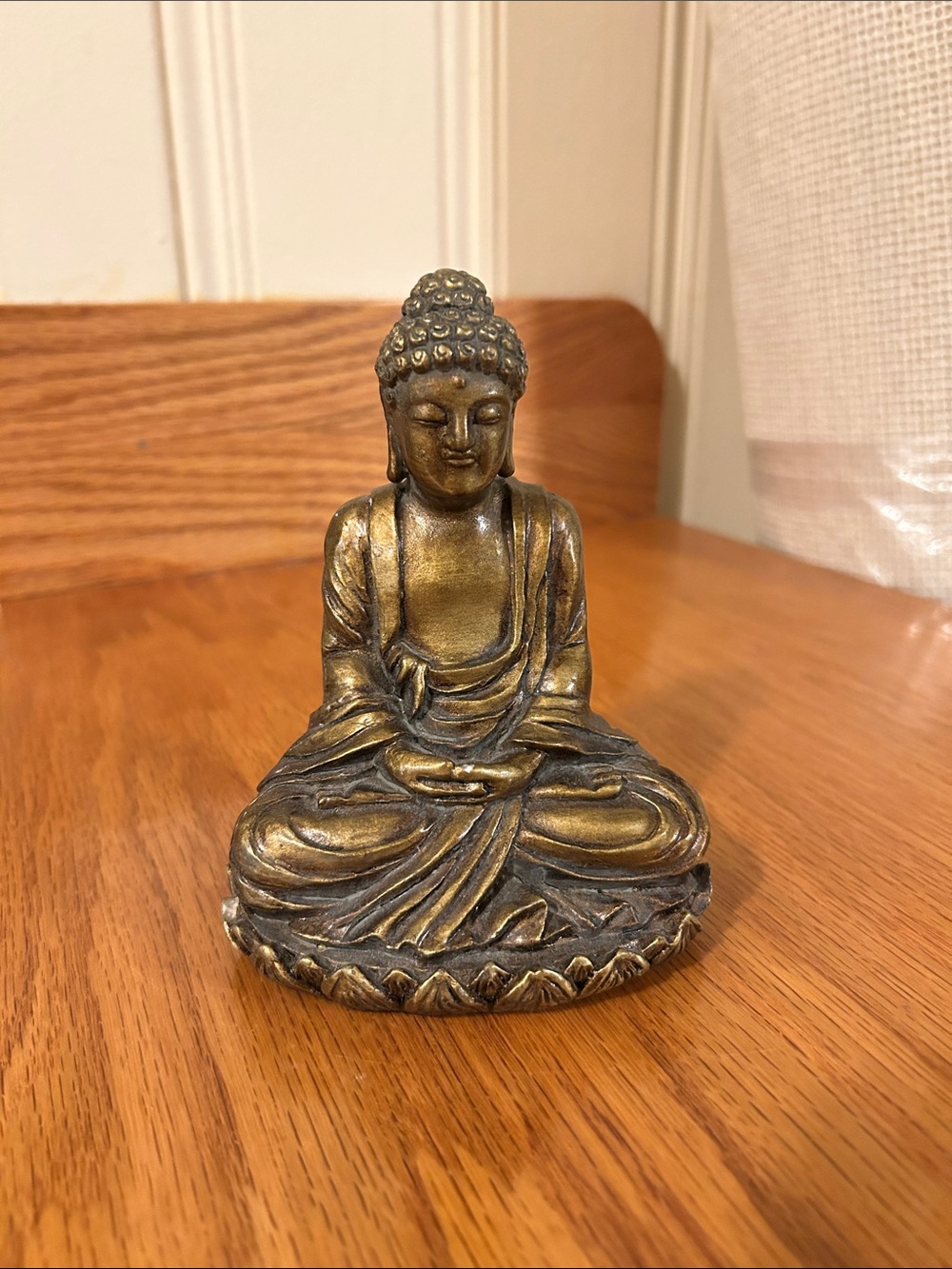 Buddha statue in traditional seated meditation pose 4” wide x 5 1/2” height